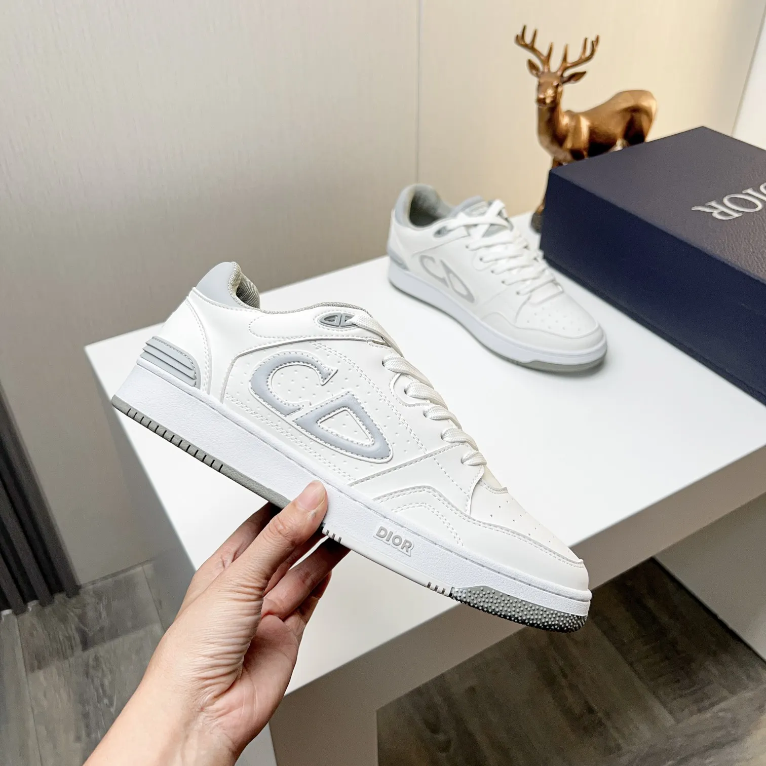 Men's Men's Shoes 💰420 [New Style] 🦩🦩Dior - Low-top sneakers 2025 spring men's collection new arrivals [Celebrate][Celebrate][Celebrate], reinterpret the basketball shoe design and become a classic Dior item [strong][strong][strong], carefully crafted in black and cream white smooth cowhide, paired with beige suede, showing leather on the side The CD logo, tongue, sole and back side are decorated with various distinctive details to enhance the style[666][666], while eyelet details, topstitching and rubber panels highlight the dynamic charm of its athletic style[strong][strong][strong]. It has a two-color rubber sole, which can be matched with various clothing to create a refined look. Size: 38 to 44 (45 can be customized